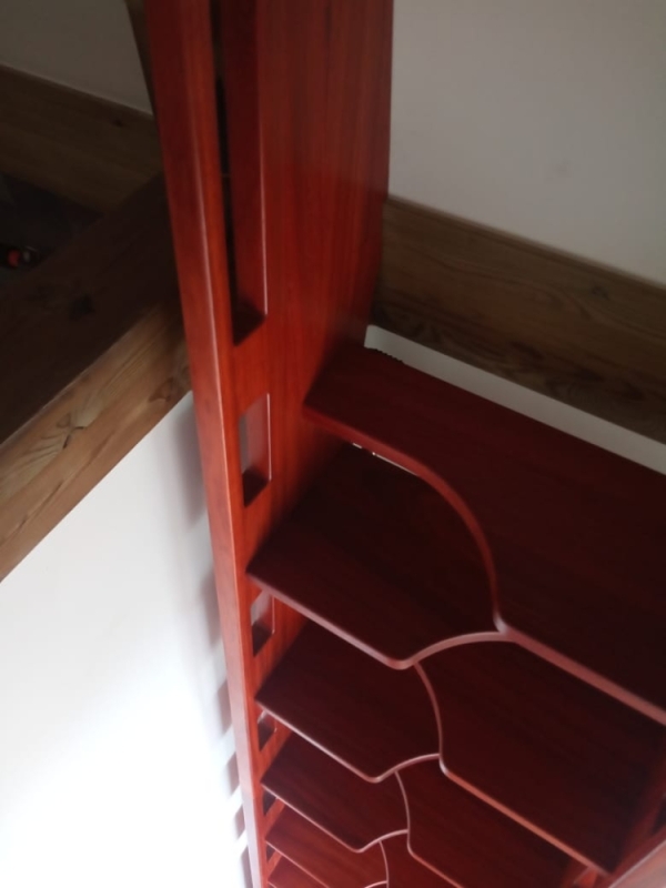 Création d'un escalier en bois d'acajou, Étang-Salé, BOISCOM