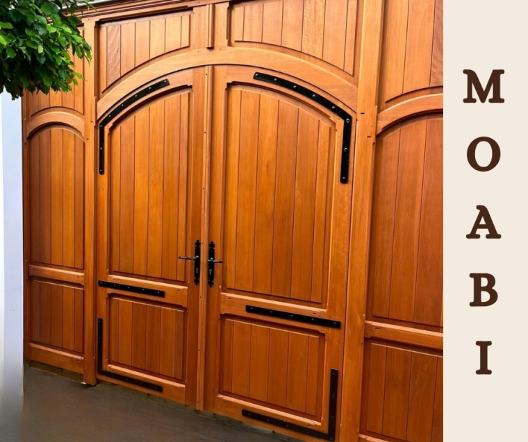 porte d'entrée extérieur en bois de Moabi