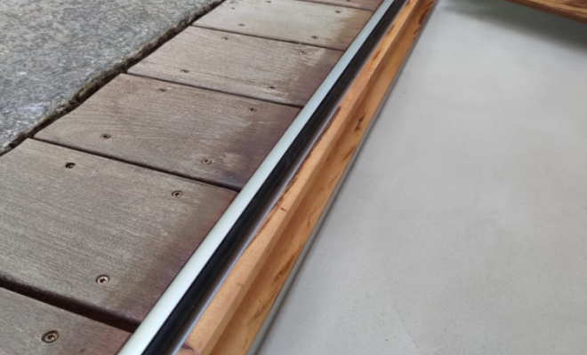 Porte d’entrée sur mesure en bois exotique : l’alliance du charme et de la modernité signée BoisCOM, Étang-Salé, BOISCOM